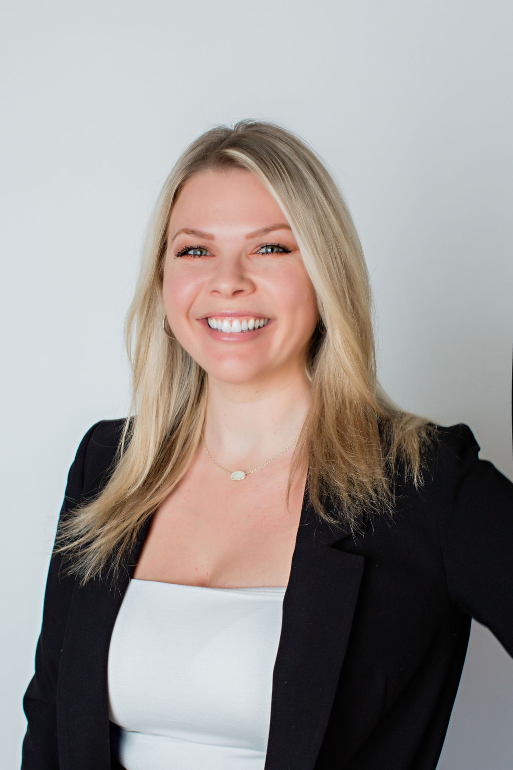 Ashleigh Henssge Headshot